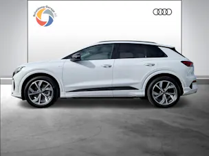 AUDI Q4 e-tron SUV quattro performance Attraction