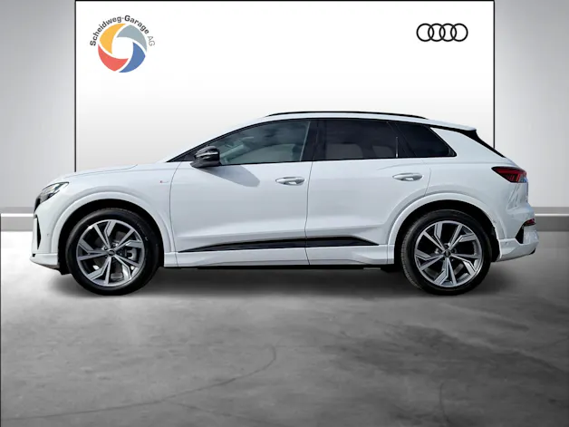 AUDI Q4 e-tron SUV quattro performance Attraction