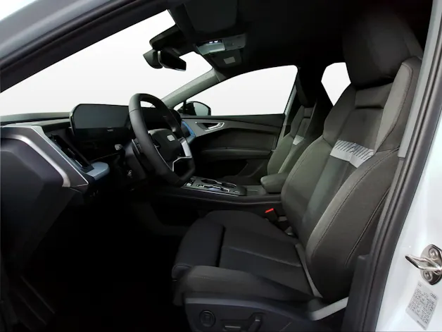 AUDI Q4 e-tron SUV quattro performance Attraction