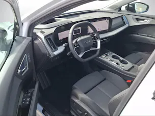 AUDI Q4 e-tron SUV quattro performance Attraction
