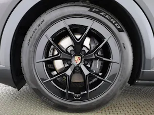 PORSCHE Cayenne Electric