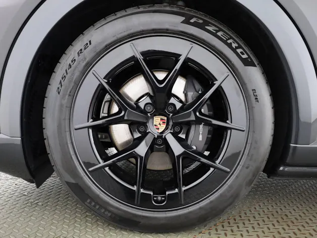 PORSCHE Cayenne Electric