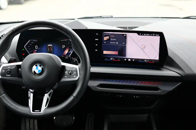 BMW 118d M Sport PRO Steptronic * MASSAGESITZE * 360° KAMERA * HEAD-UP DISPLAY * LED-SCHEINWERFER *