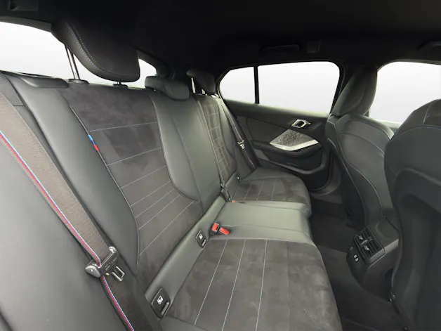 BMW 118d M Sport PRO Steptronic * MASSAGESITZE * 360° KAMERA * HEAD-UP DISPLAY * LED-SCHEINWERFER *