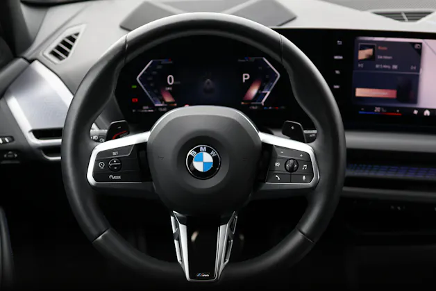 BMW 118d M Sport PRO Steptronic * MASSAGESITZE * 360° KAMERA * HEAD-UP DISPLAY * LED-SCHEINWERFER *