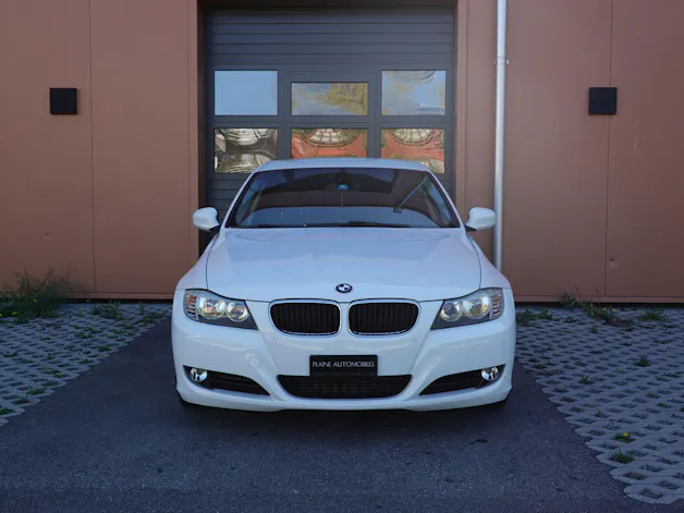 BMW 320d "* CH Auto * Tempomat * Capteurs avant/arrière * GPS * 8 Roues * Prix fixe"