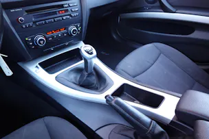 BMW 320d "* CH Auto * Tempomat * Capteurs avant/arrière * GPS * 8 Roues * Prix fixe"