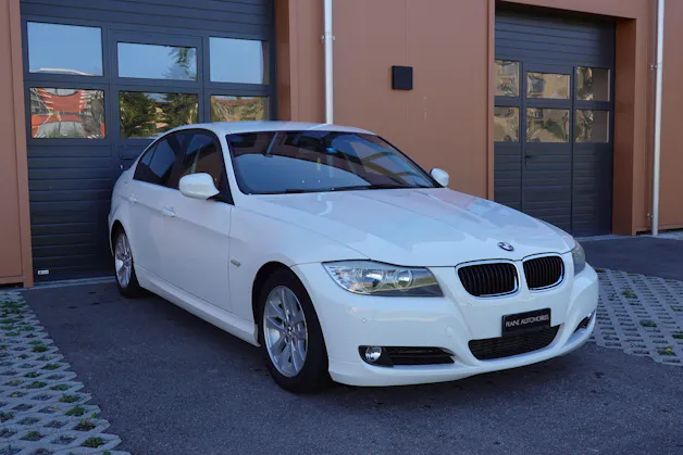BMW 320d "* CH Auto * Tempomat * Capteurs avant/arrière * GPS * 8 Roues * Prix fixe"