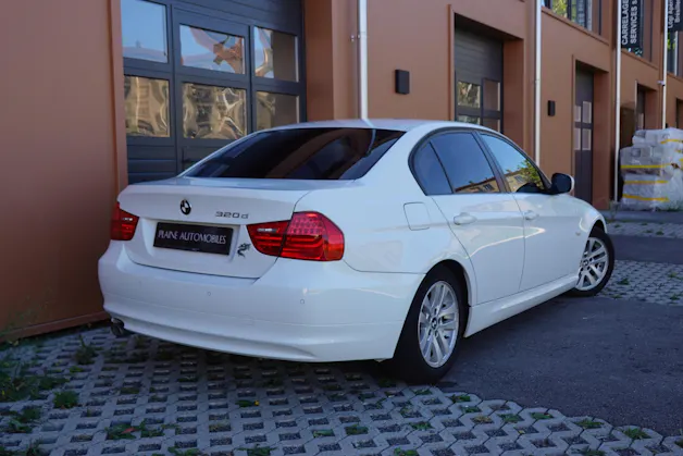 BMW 320d "* CH Auto * Tempomat * Capteurs avant/arrière * GPS * 8 Roues * Prix fixe"