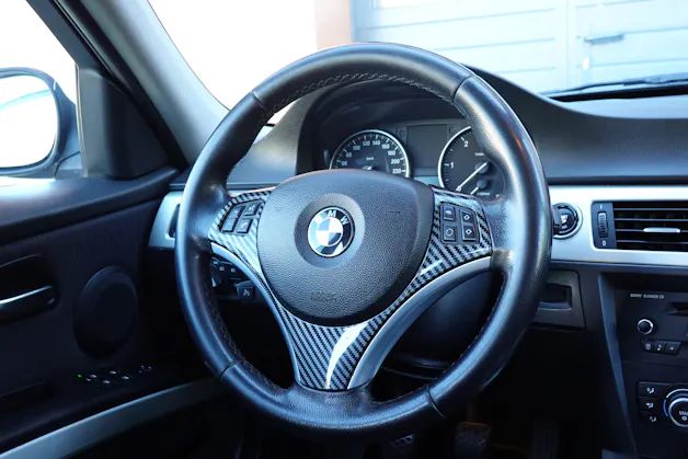 BMW 320d "* CH Auto * Tempomat * Capteurs avant/arrière * GPS * 8 Roues * Prix fixe"
