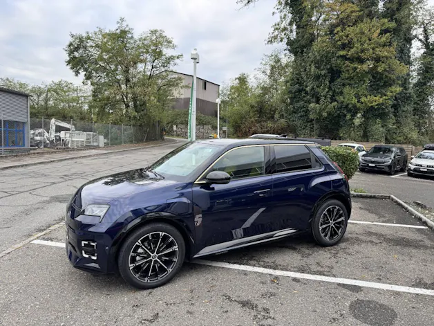RENAULT R5 E-Tech Comfort Range iconic five