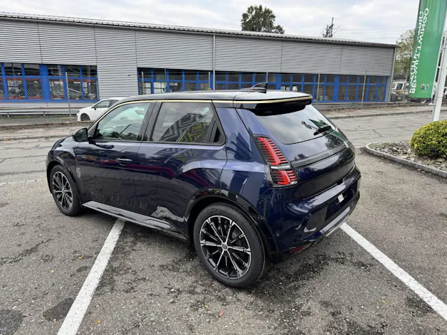 RENAULT R5 E-Tech Comfort Range iconic five