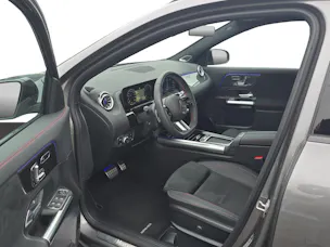 MERCEDES-BENZ GLA 200 7G-DCT