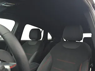 MERCEDES-BENZ GLA 200 7G-DCT