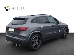 MERCEDES-BENZ GLA 200 7G-DCT