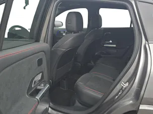 MERCEDES-BENZ GLA 200 7G-DCT
