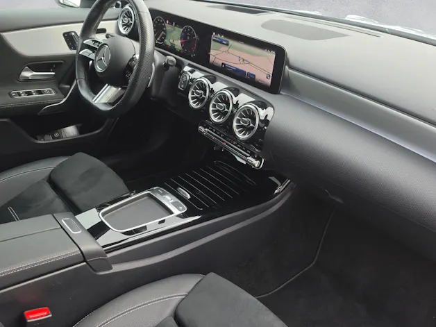MERCEDES-BENZ A 250 4Matic AMG LINE 8G-DCT