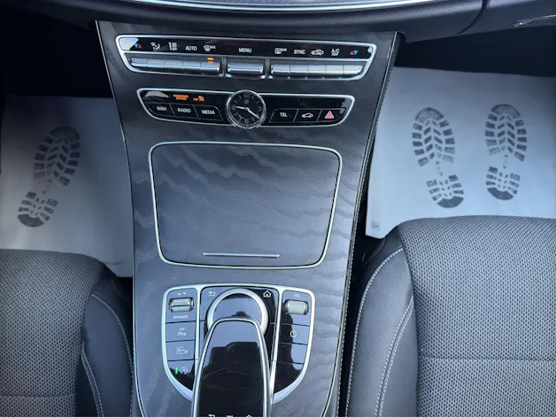 MERCEDES-BENZ E 200 Avantgarde 9G-Tronic
