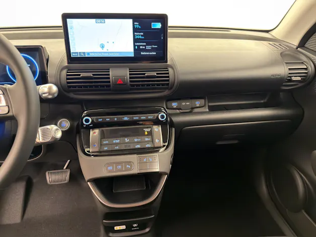 HYUNDAI Inster 49 kWh Electric Amplia