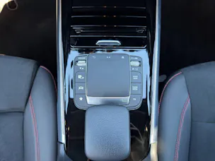 MERCEDES-BENZ GLB 220 d AMG Line 4matic
