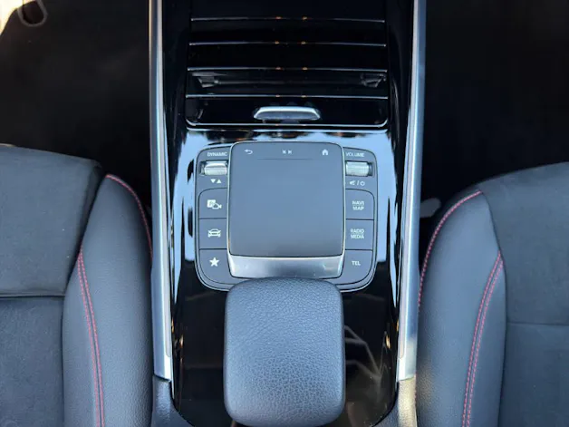 MERCEDES-BENZ GLB 220 d AMG Line 4matic