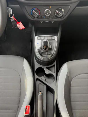 HYUNDAI i10 1.2 Amplia Aut.