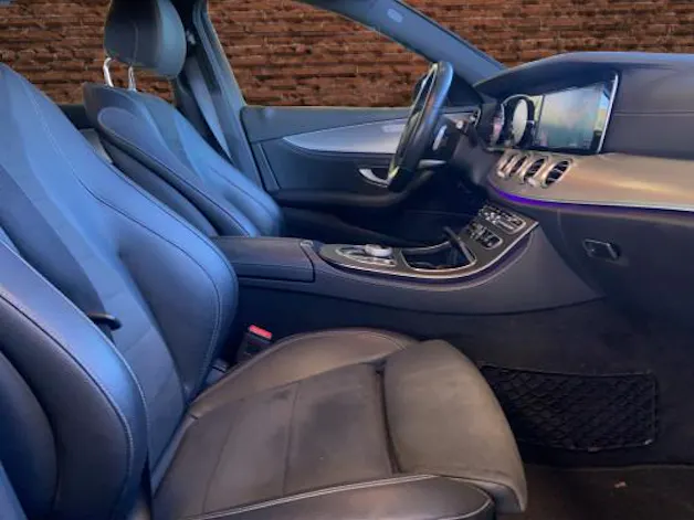 MERCEDES-BENZ E 220 d Swiss Star AMG 4M