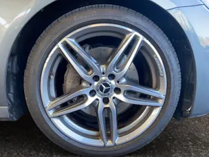 MERCEDES-BENZ E 220 d Swiss Star AMG 4M
