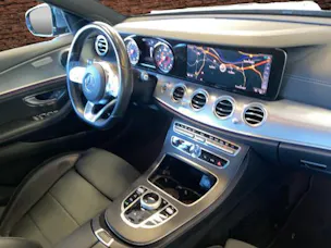 MERCEDES-BENZ E 220 d Swiss Star AMG 4M