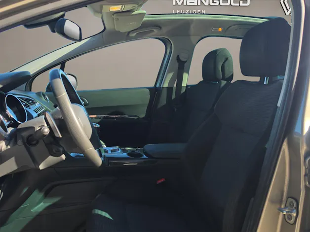 PEUGEOT 3008 1.6 HDI Sport Pack EGS6