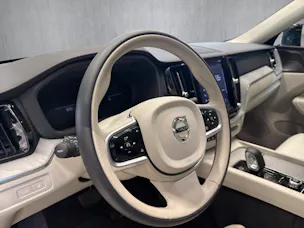 VOLVO XC60 2.0 T6 TE Ultra Dark eAWD