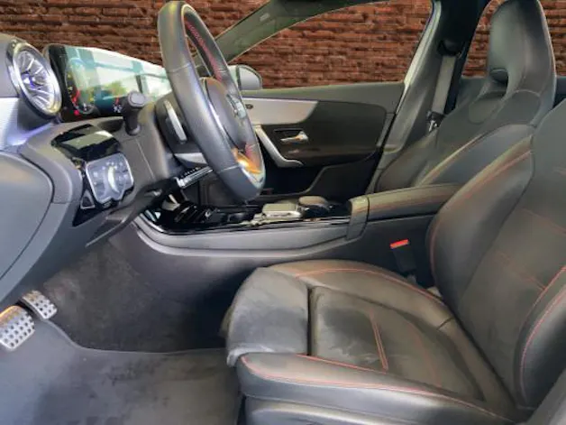MERCEDES-BENZ A 180 AMG Line