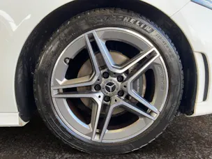 MERCEDES-BENZ A 180 AMG Line