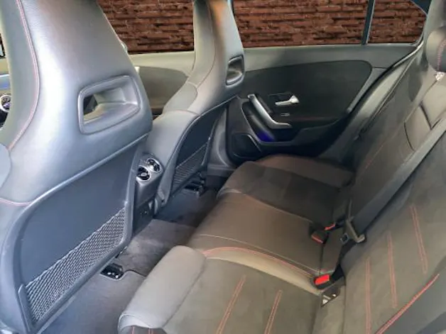MERCEDES-BENZ A 180 AMG Line