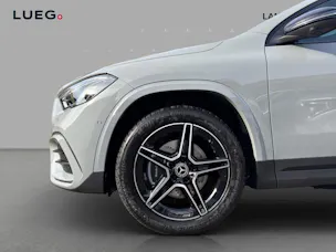 MERCEDES-BENZ GLA 200 Night Star 7G-DCT