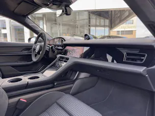 PORSCHE Taycan Turbo S Cross Turismo