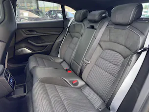 PORSCHE Taycan Turbo S Cross Turismo