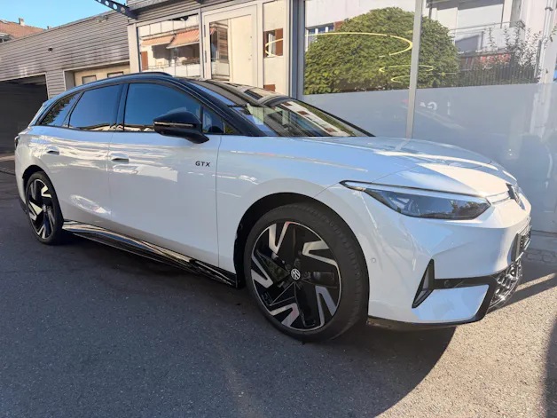 VW ID.7 TOURER GTX 340 PS 4MOTION *** VOLLAUSSTATTUG IN GLETSCHERWEISS ***