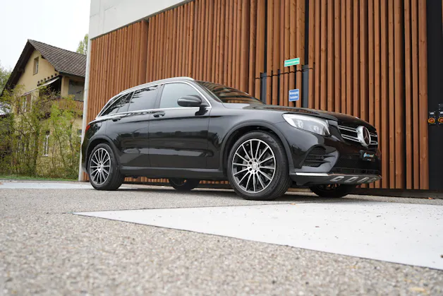 MERCEDES-BENZ GLC 250 d AMG LINE 4MATIC 9G-TRONIC l 204 PS