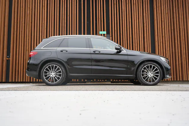 MERCEDES-BENZ GLC 250 d AMG LINE 4MATIC 9G-TRONIC l 204 PS