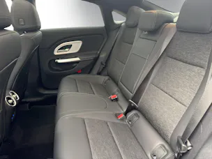 MERCEDES-BENZ CLA 200 8G-DCT 4Matic