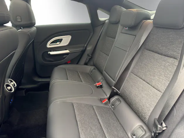 MERCEDES-BENZ CLA 200 8G-DCT 4Matic
