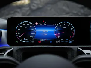 MERCEDES-BENZ CLA 200 AMG Line 7G-DCT *Facelift*Assistenten*Amientenbeleuchtung*
