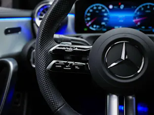 MERCEDES-BENZ CLA 200 AMG Line 7G-DCT *Facelift*Assistenten*Amientenbeleuchtung*