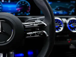 MERCEDES-BENZ CLA 200 AMG Line 7G-DCT *Facelift*Assistenten*Amientenbeleuchtung*