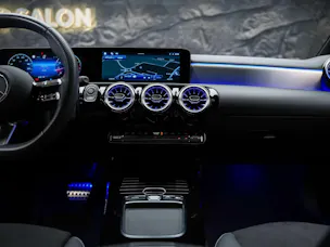MERCEDES-BENZ CLA 200 AMG Line 7G-DCT *Facelift*Assistenten*Amientenbeleuchtung*