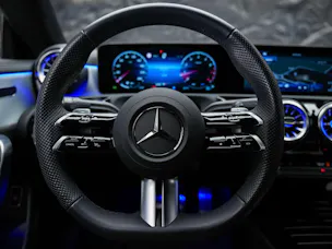 MERCEDES-BENZ CLA 200 AMG Line 7G-DCT *Facelift*Assistenten*Amientenbeleuchtung*
