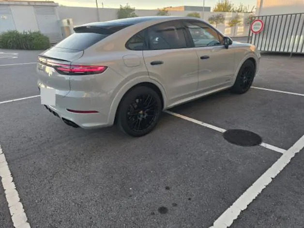 PORSCHE Cayenne GTS Coupé