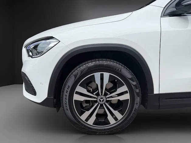 MERCEDES-BENZ GLA 250 4Matic Progressive 8G-DCT