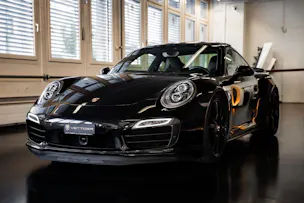 PORSCHE 911 Turbo S PDK